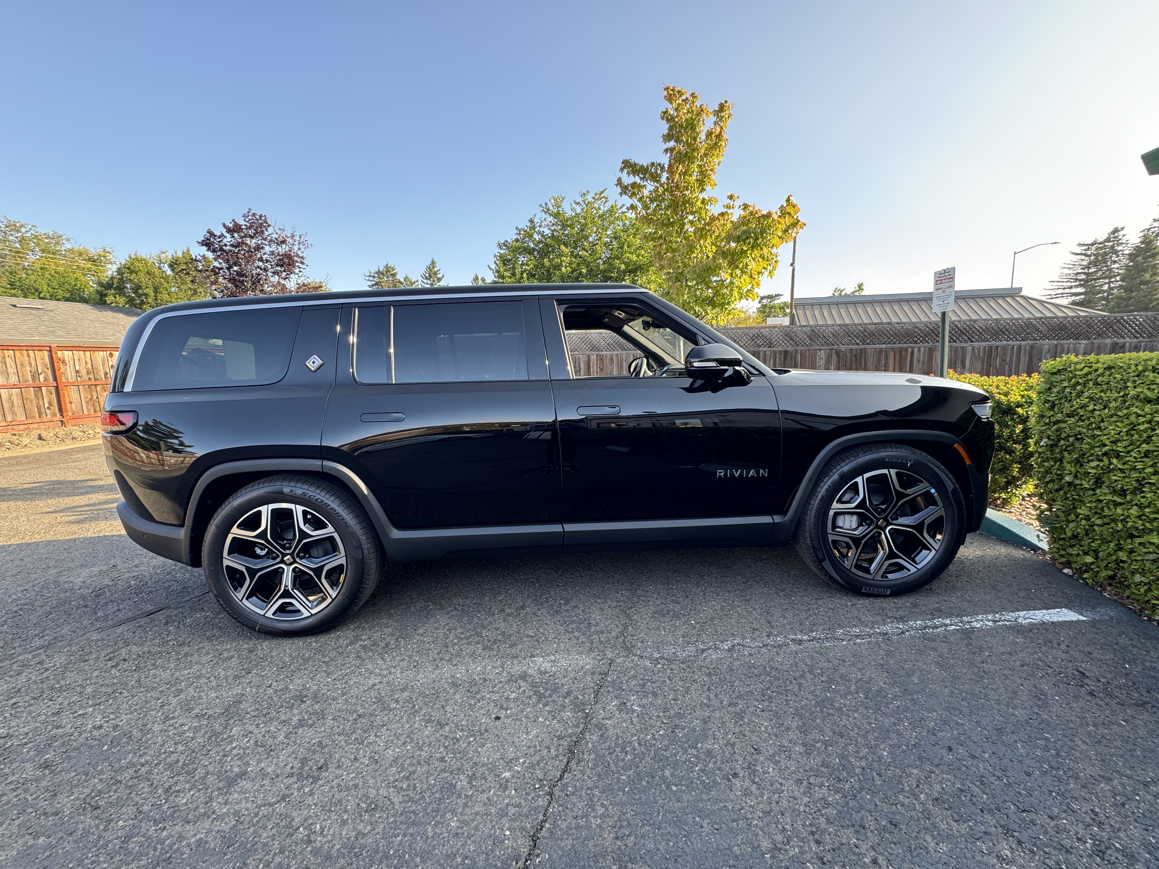 Rivian R1S, June 2025. The 2026.15 software push is rolling out to R1 owners now.